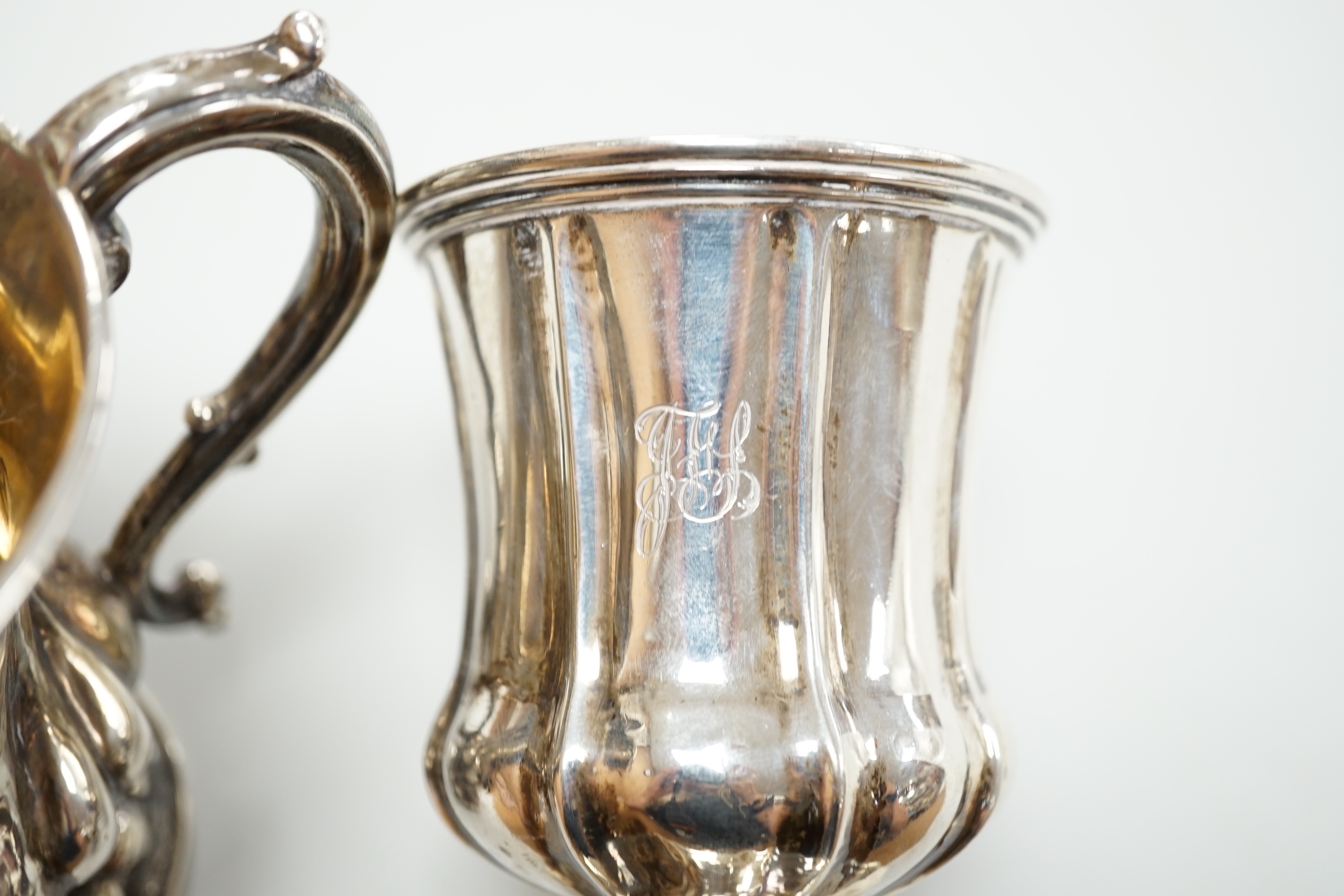 Two William IV silver vase shaped christening cans, London, 1831 and London, 1834, both approx. 9cm, 7.7oz.